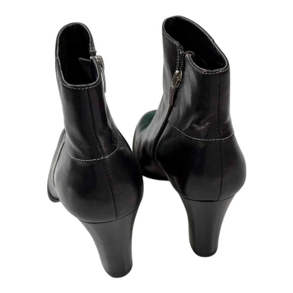 AK Anne Klein 10M Black Leather Ankle Boots Pointed Toe Heel Officecore Chic